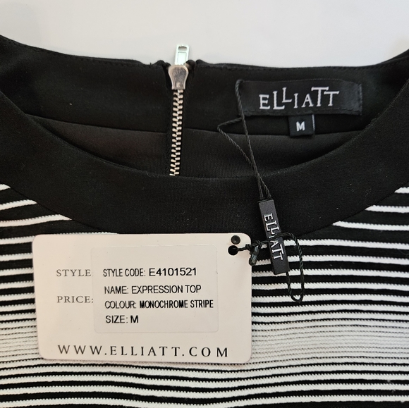 Elliatt NWT M expression monochrome stripe crop top black/white Back Zip - Picture 7 of 9